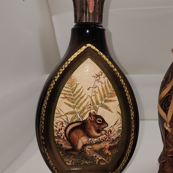 2 Decanters Perfect For Collectors!Beam's Choice & 45yo Italian Leather Decanter - Picture 8 of 12